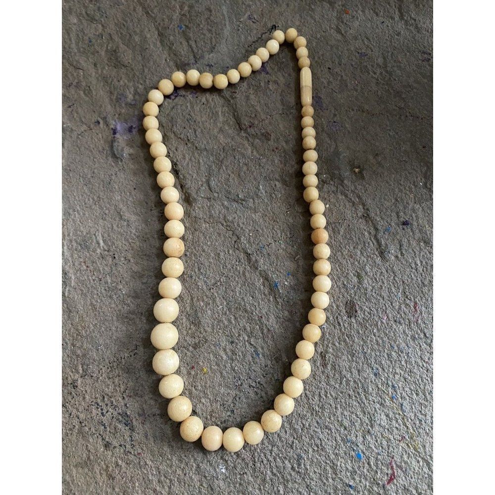 Vintage Beaded Necklace Bone Gradiated Cream Tone NG